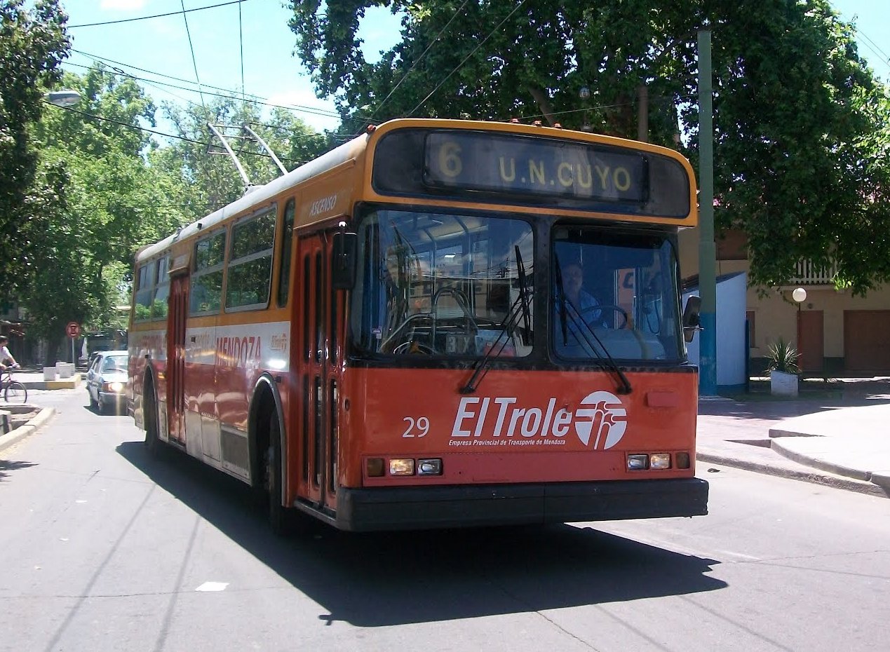 Mendoza: la Legislatura transformó la empresa provincial de transporte en sociedad anónima