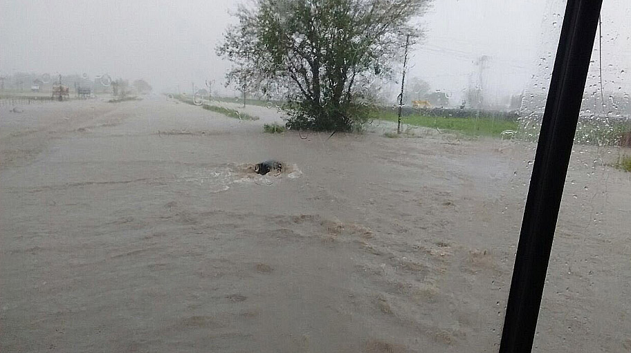 Las intensas lluvias provocaron inundaciones y más de 500 evacuados en el sur de Santa Fe