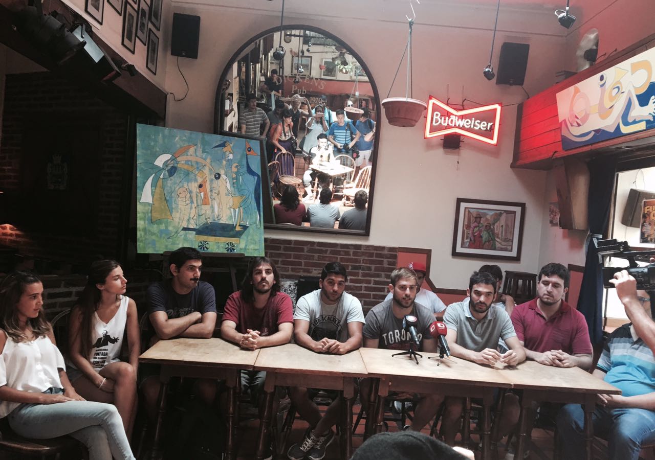 Mar del Plata: los jóvenes se reúnen contra las medidas de Arroyo
