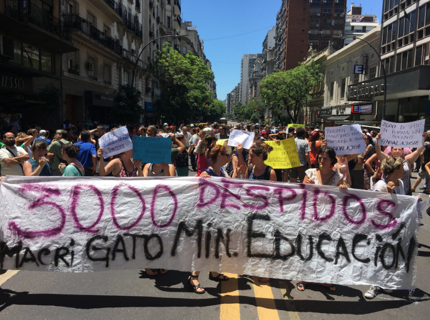 Reprimen a docentes en el Ministerio de Educación