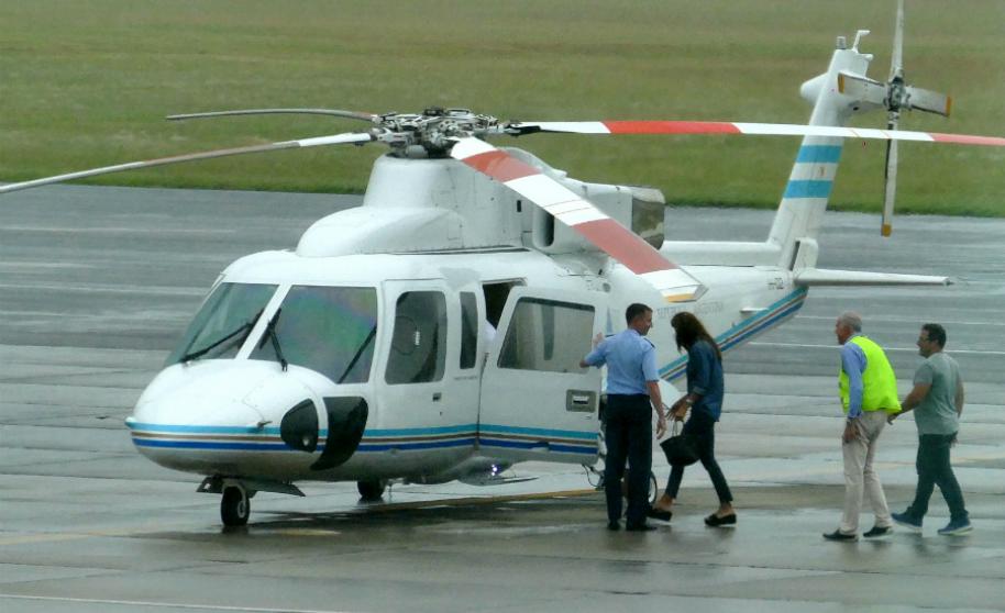 No tan distintos: Macri usa el helicóptero presidencial para recoger a su familia en Punta del Este
