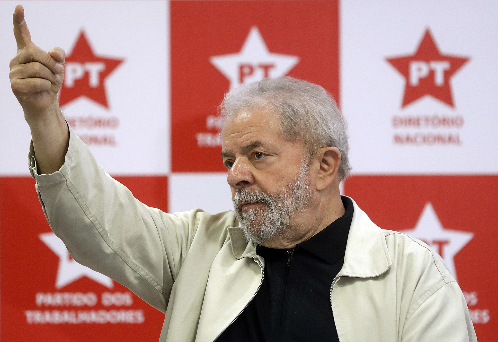 Los intelectuales brasileños piden la candidatura de Lula