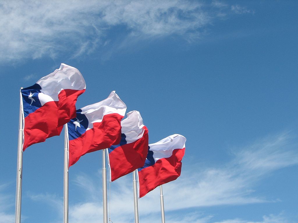 Chile decide entre tres